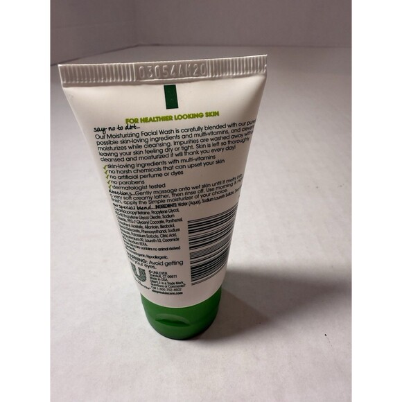Simple Kind To Skin Moisturising Facial Wash 50ML / 1.7FLOZ Sensitive Skin - Picture 2 of 3